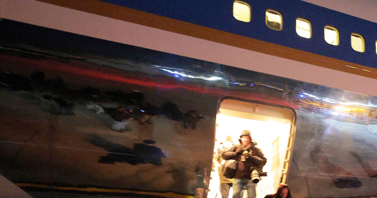 Air Force One reroutes after 'minor electrical issue'