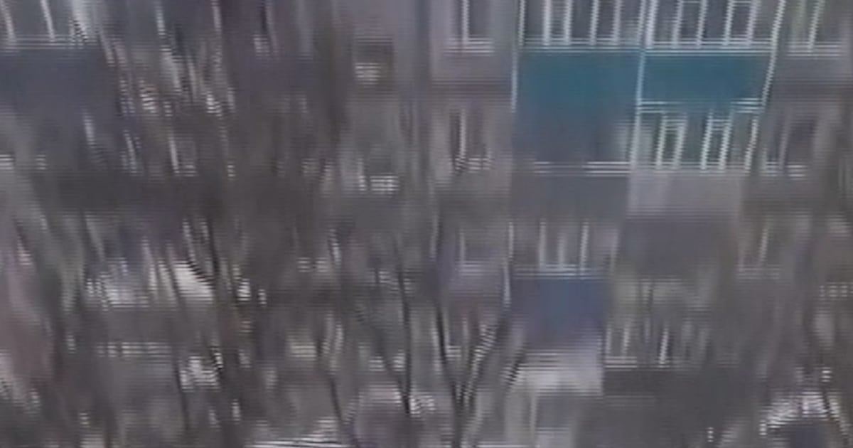 Russian man jumps from fifth floor into pile of snow