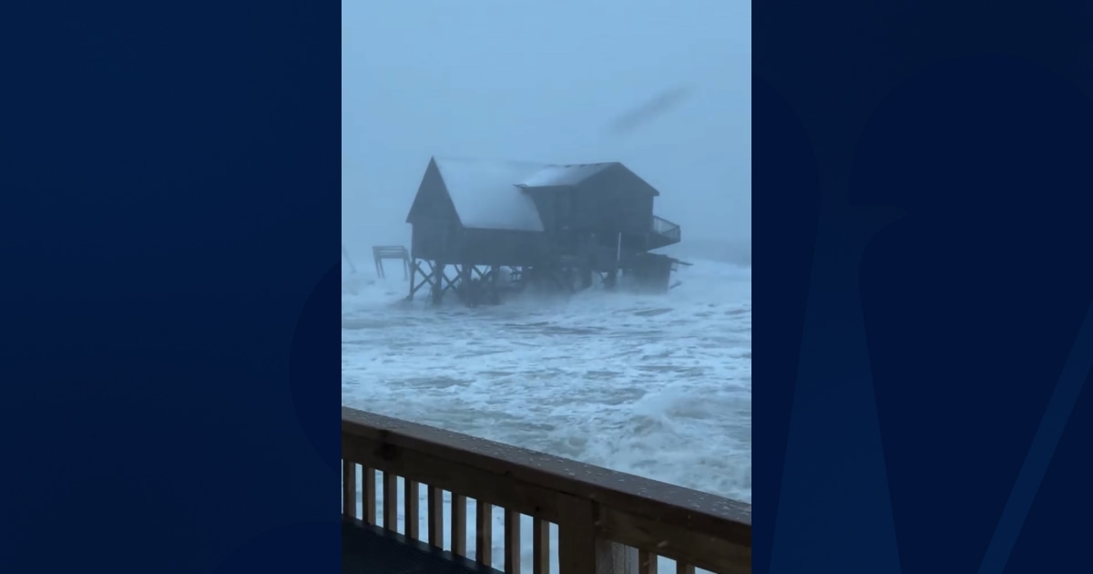 House gets washed away by North Carolina storm surge