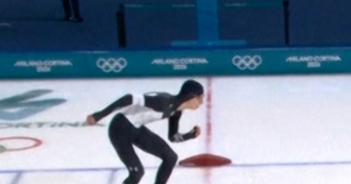 19-year-old speedskater takes gold in 10,000 meters