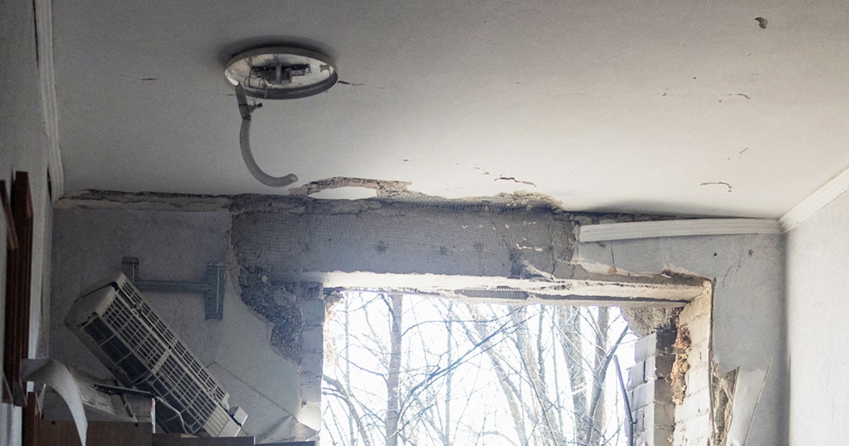 Russian strike hits Ukrainian maternity hospital