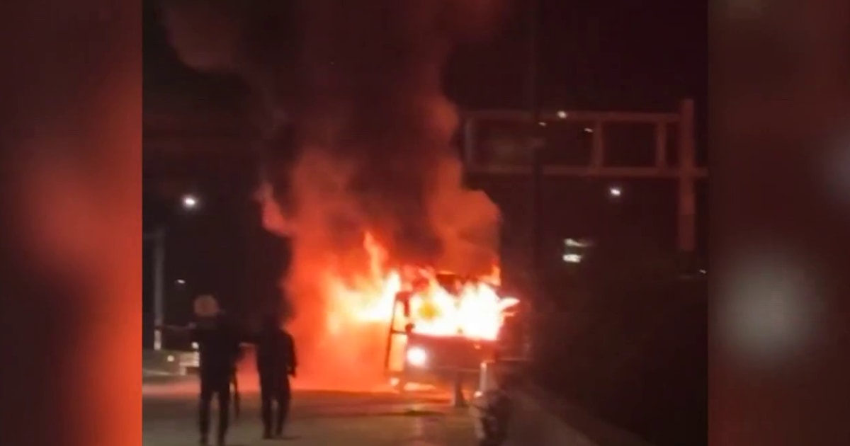 Hawaii student athletes escape a burning school bus