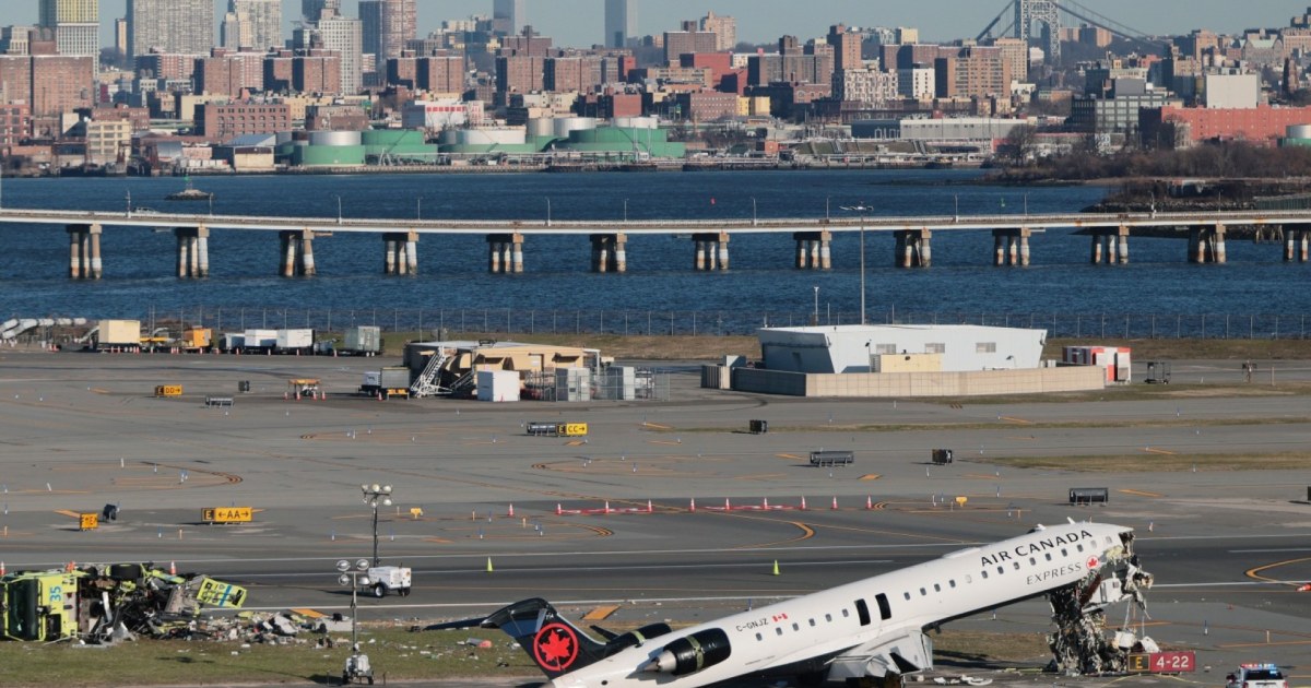 NTSB says there were two controllers in LaGuardia tower at time of fatal collision