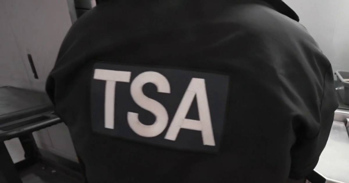 Trump signs emergency order to pay TSA