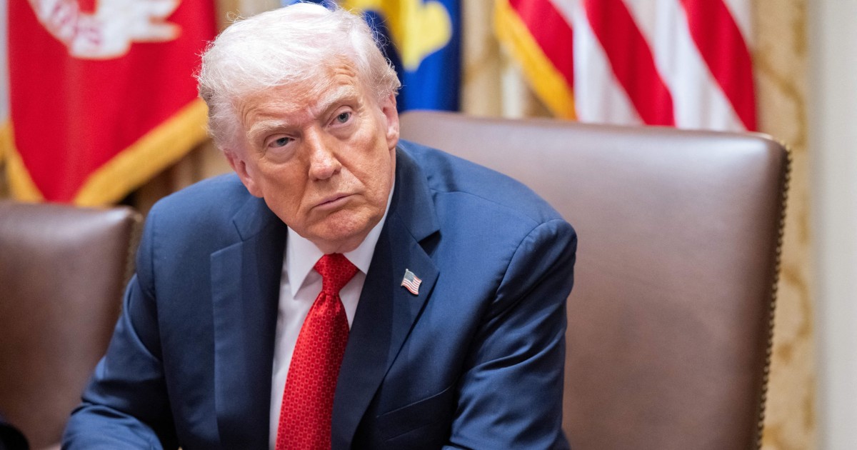 Trump holds a Cabinet meeting