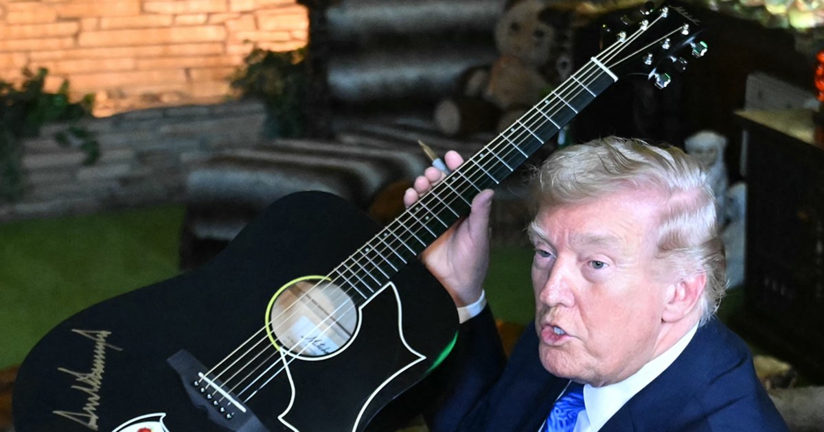 Trump stops at Elvis Presley's Graceland estate in Memphis