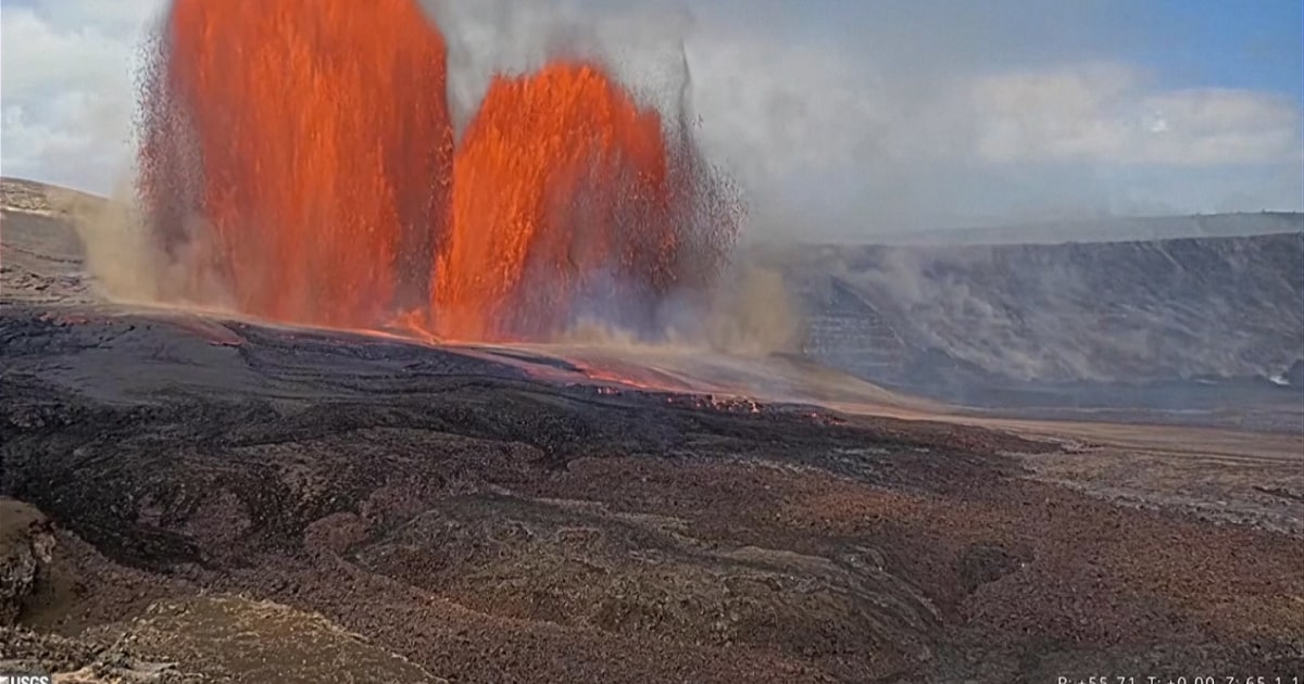 Hawaii’s Kīlauea volcano shoots lava more than 1,000 feet high