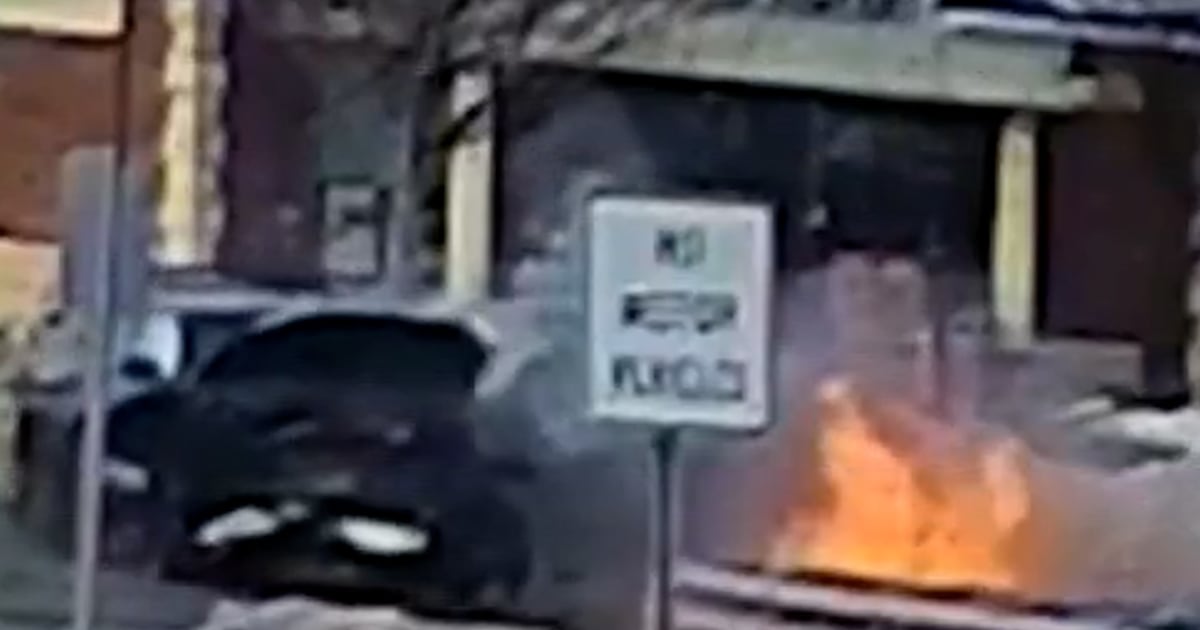 Off-duty N.Y.C. police officer saves man from burning car