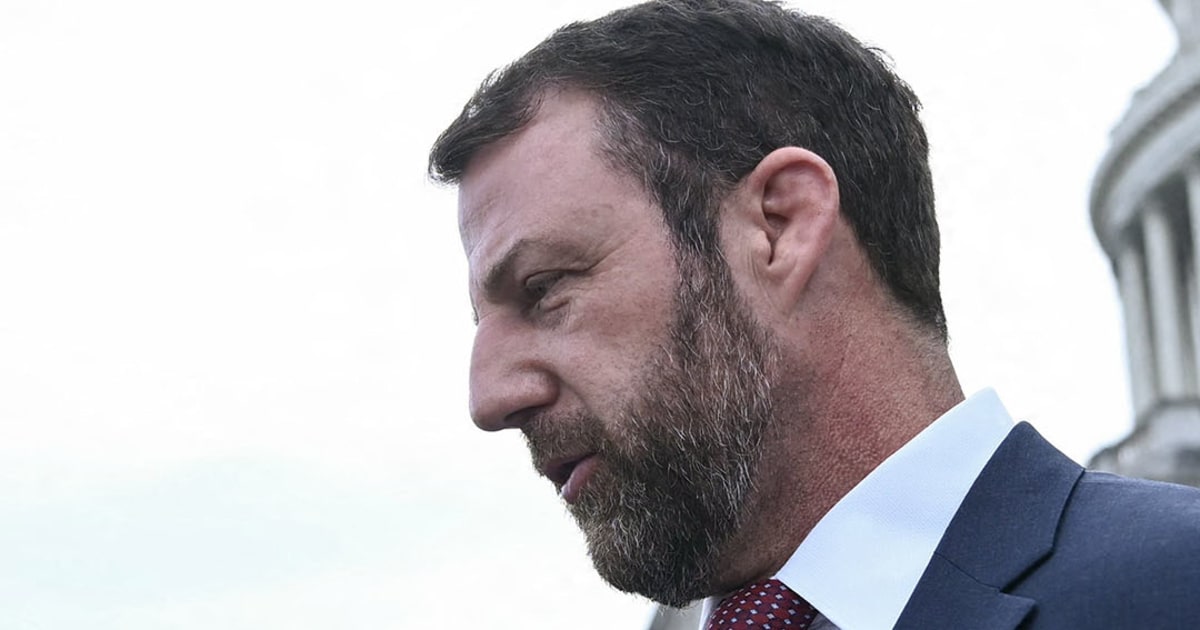 Mullin arrives in D.C. after being picked to replace Noem