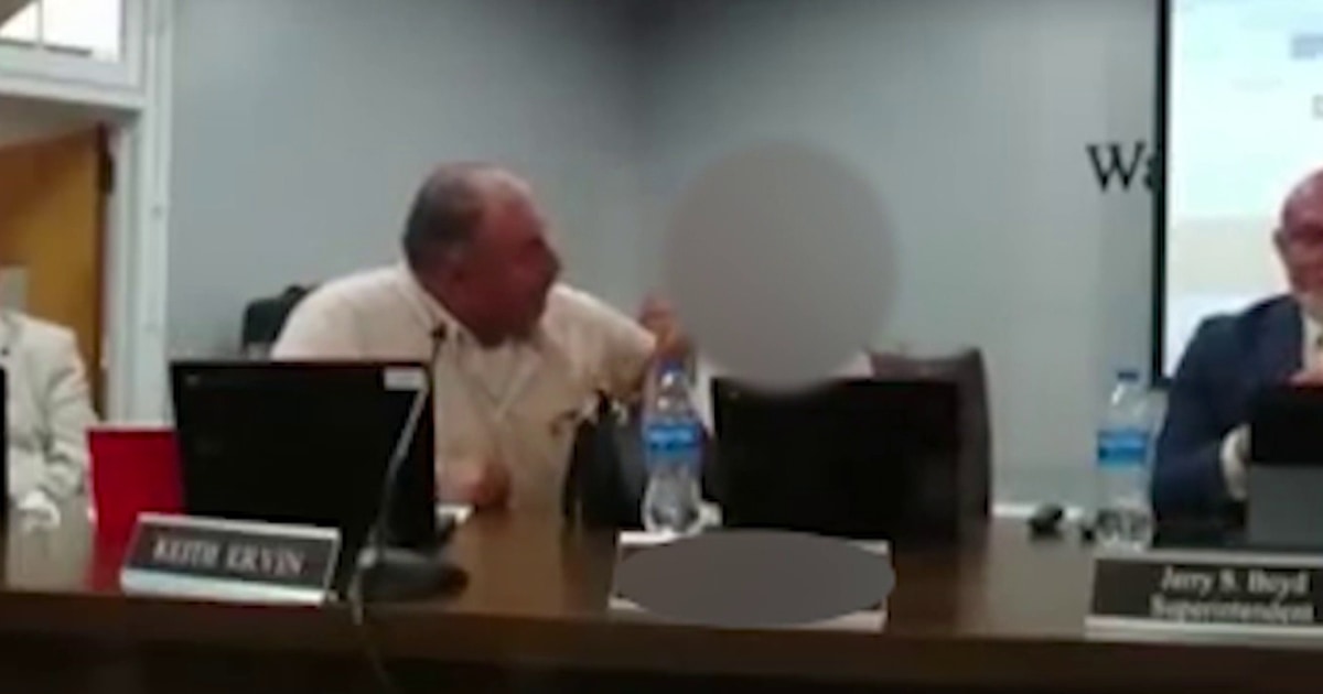 Tennessee school board member censured after calling student 'hot'