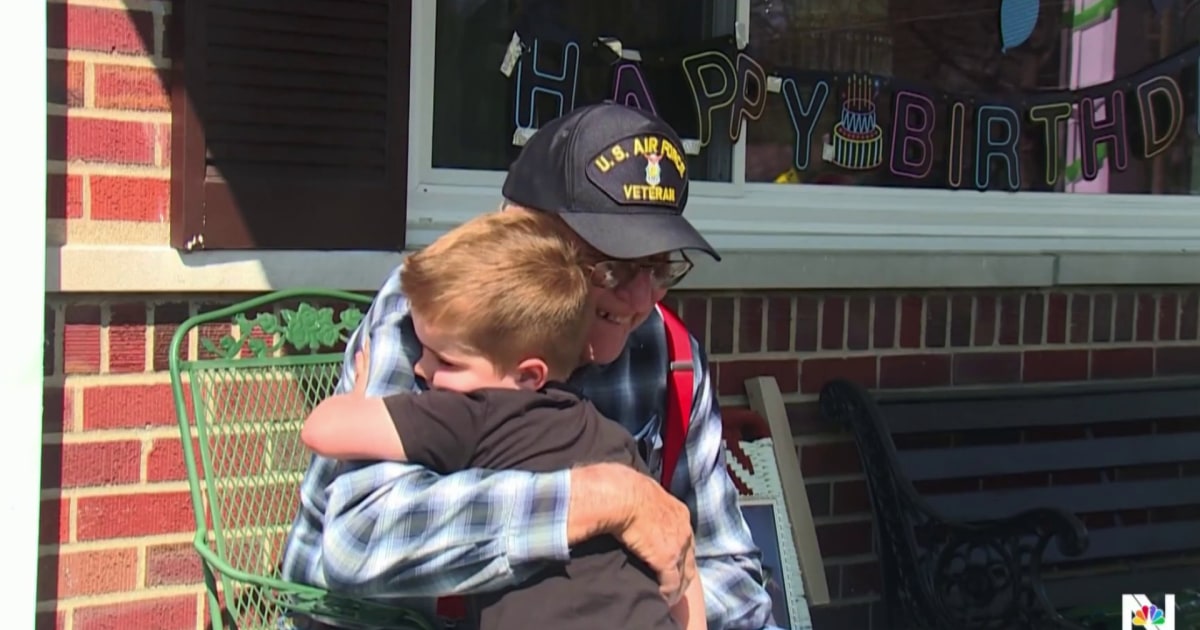 Community honors 95-year-old veteran with surprise school bus parade