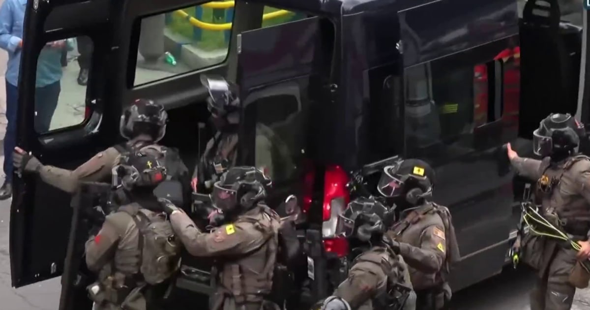 Manhunt underway after bank heist in Italy holds 25 people hostage