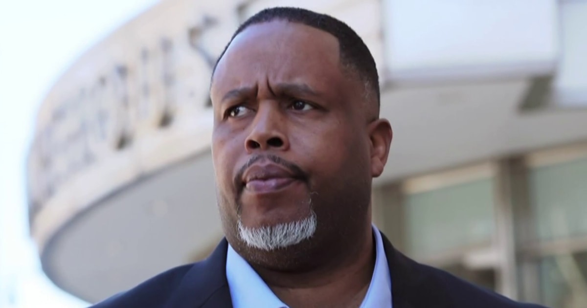 Former NBA player Damon Jones pleads guilty to selling gamblers inside information