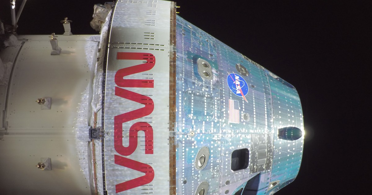 Coverage of Artemis II's moon flyby