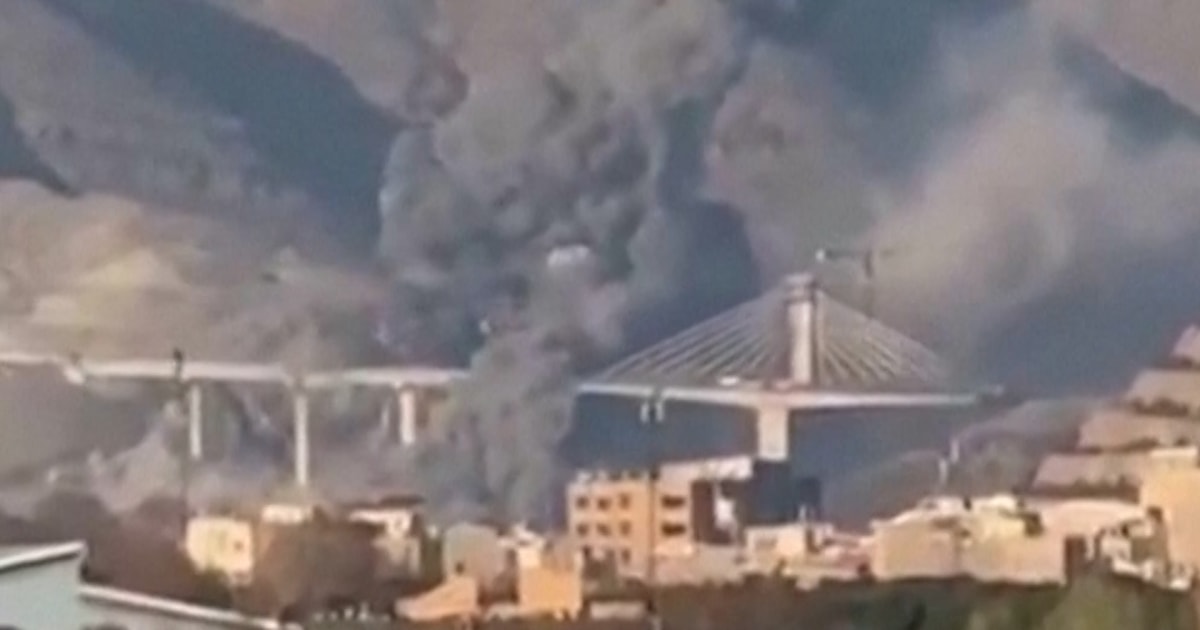 Dramatic videos show the attack on the B1 bridge in Iran