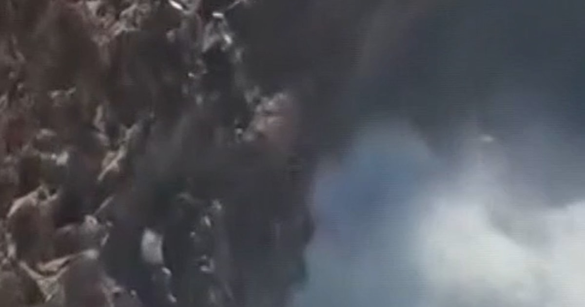 Tourists Rescued From Cliffside In Australia - Beritaja