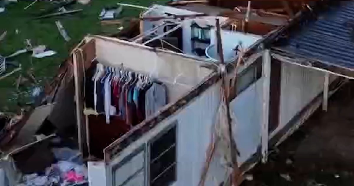 Tornadoes, Massive Hail Batter The South And Midwest - Beritaja