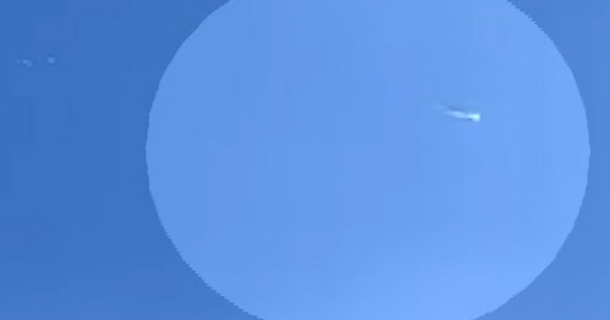 Meteor Seen Streaking Across The Sky On The East Coast