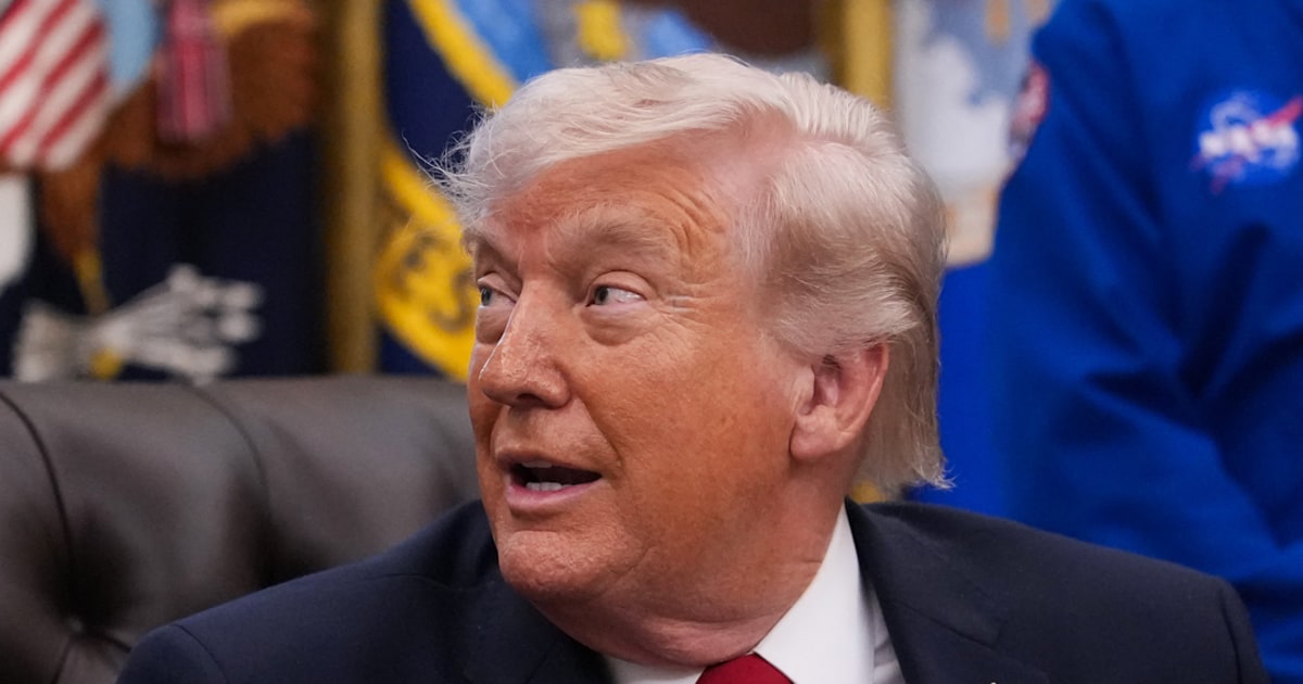 Trump On A President Going To Space: ‘we’ll Have To Try It Sometime’ - Beritaja