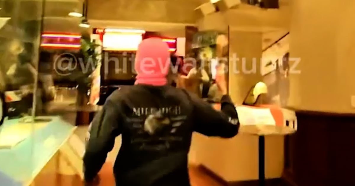 Viral Videos Show People Run Through Scientology Building - Beritaja