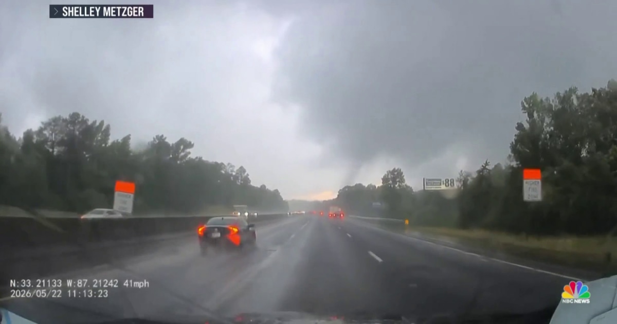 Messy travel kickoff to Memorial Day Weekend