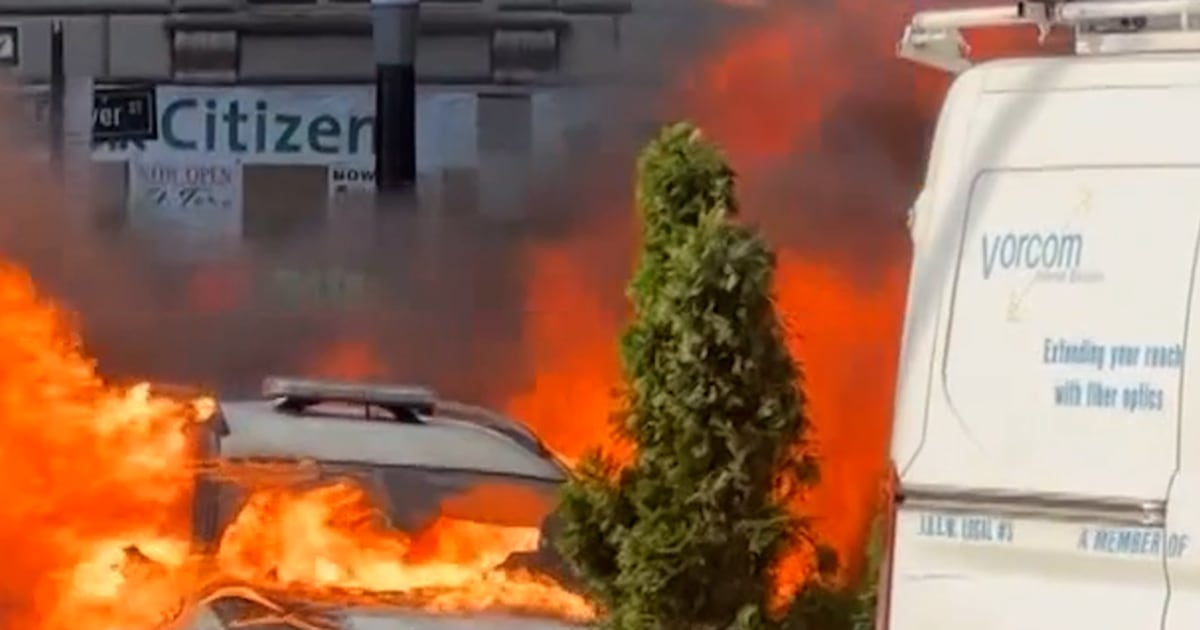 Car explodes in downtown Manhattan
