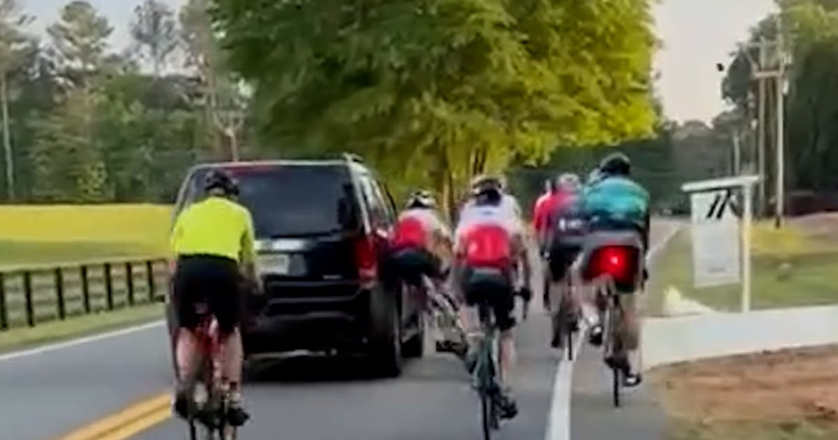 Video Shows Driver Allegedly Hitting Group Of Cyclists - Beritaja