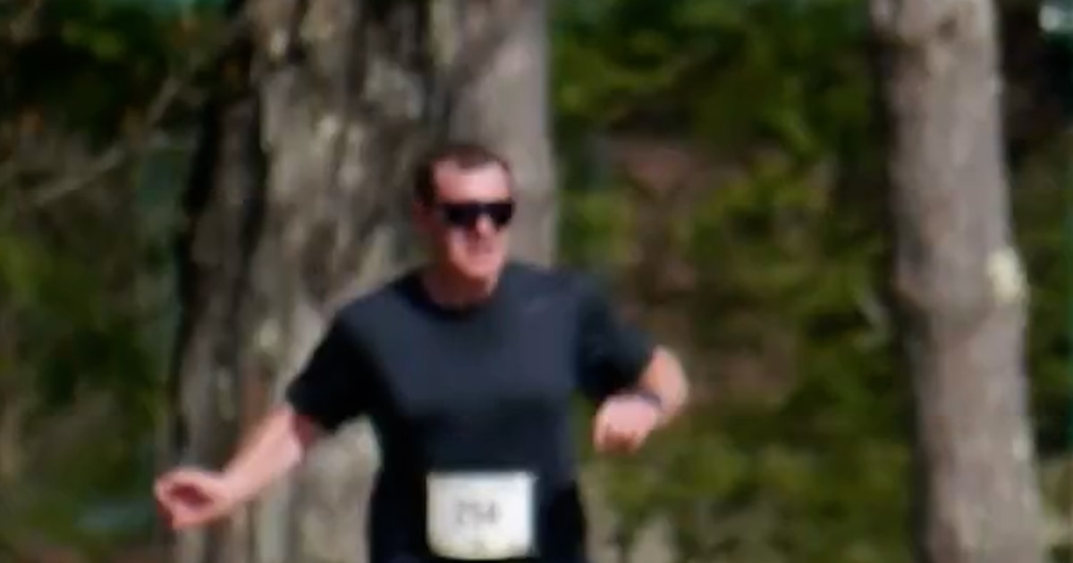 Mini Horses Interrupt Runners At Local Race In Vermont - Beritaja