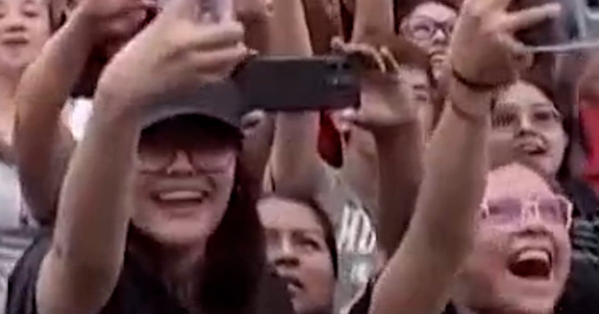 K-pop Supergroup Bts Greet Fans In Mexico City - Beritaja
