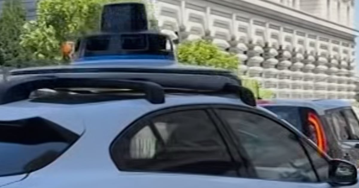 Man Says Waymo Drove Away With His Luggage - Beritaja