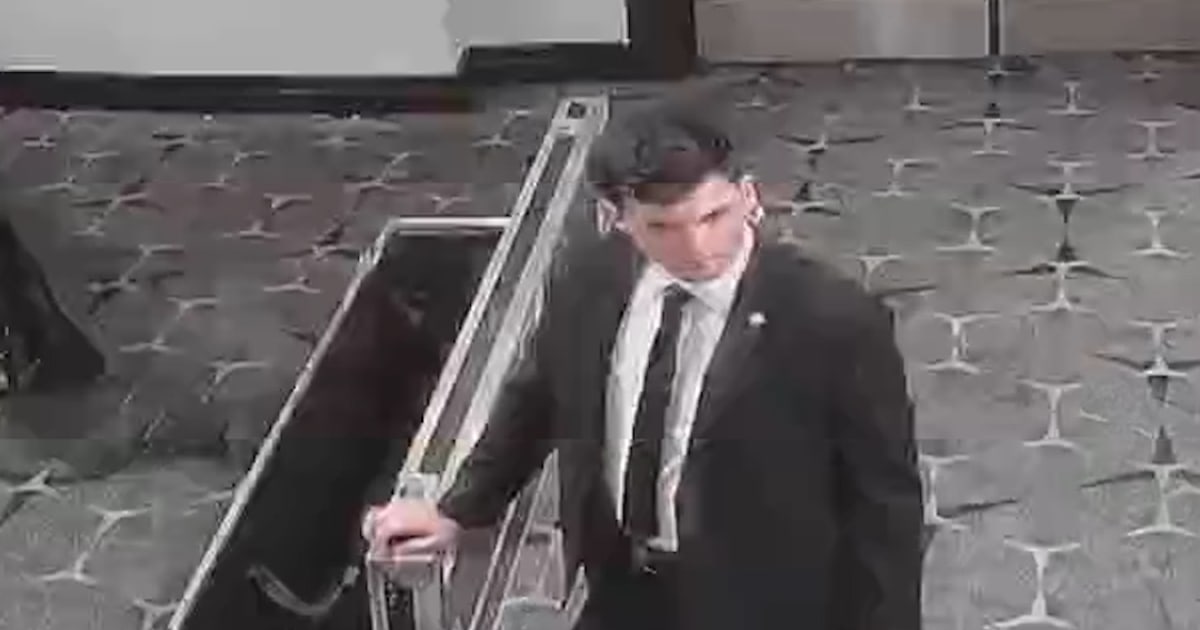 Video Shows Shooting Suspect Running Through Security - Beritaja