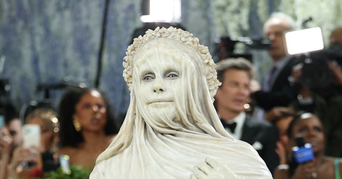Heidi Klum Wears Statuesque Look By Mike Marino - Beritaja