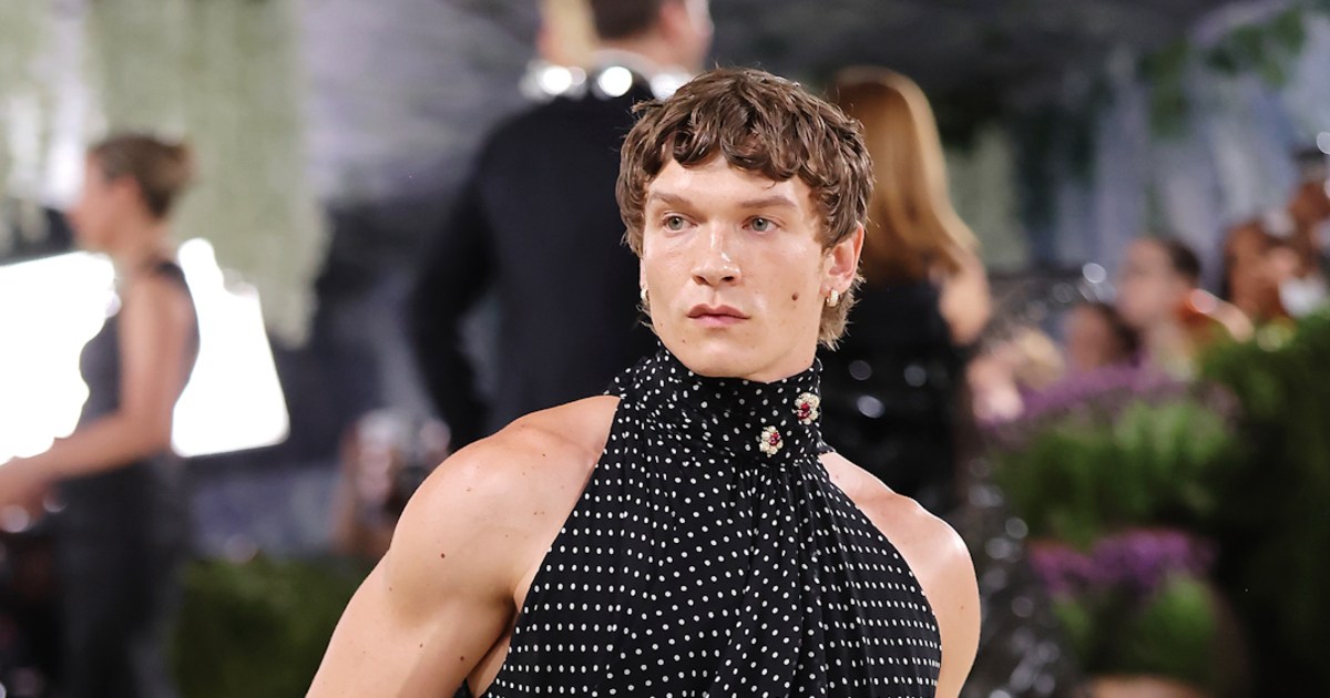 Connor Storrie Turns Heads In Sleeveless Black Ensemble - Beritaja