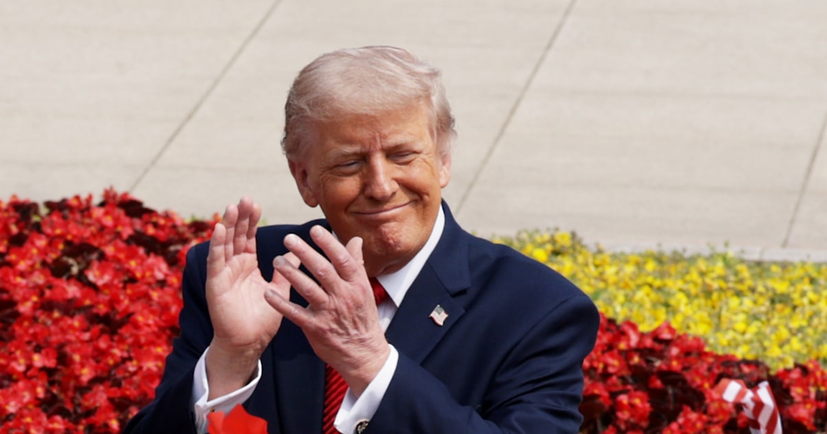 Children Greet President Trump In Beijing - Beritaja