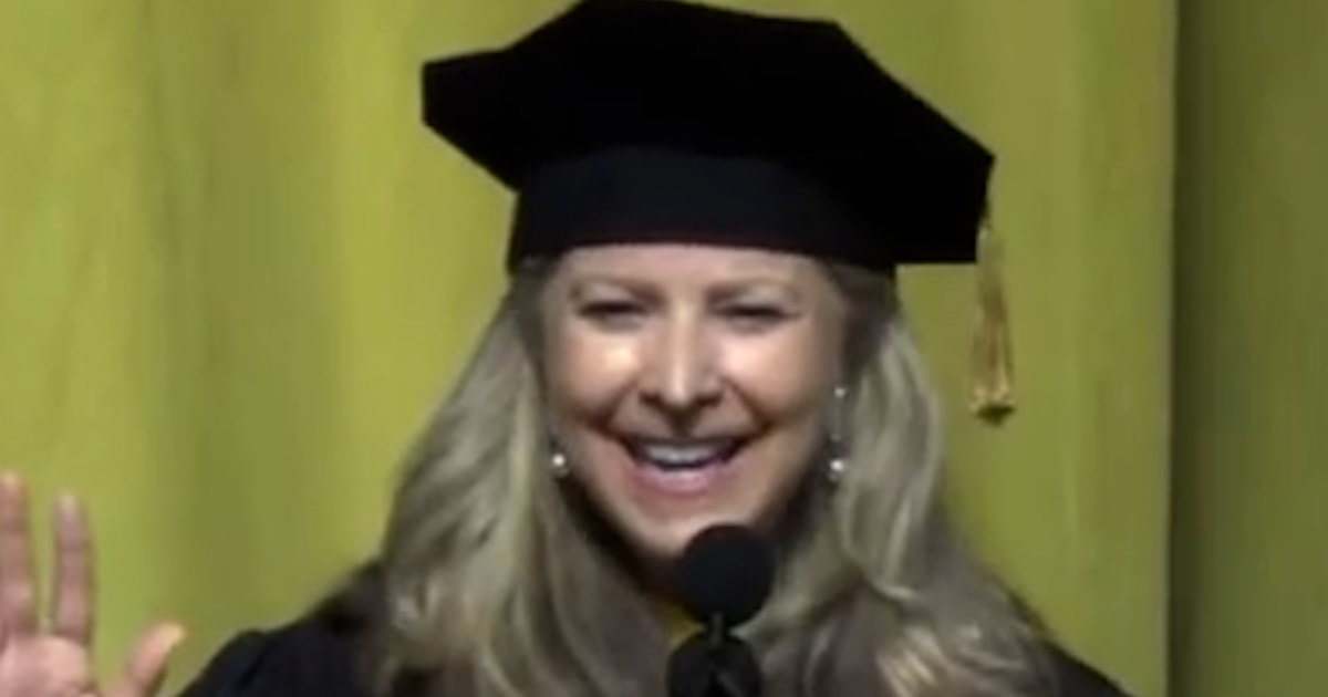 Commencement speaker booed for touting AI's strength