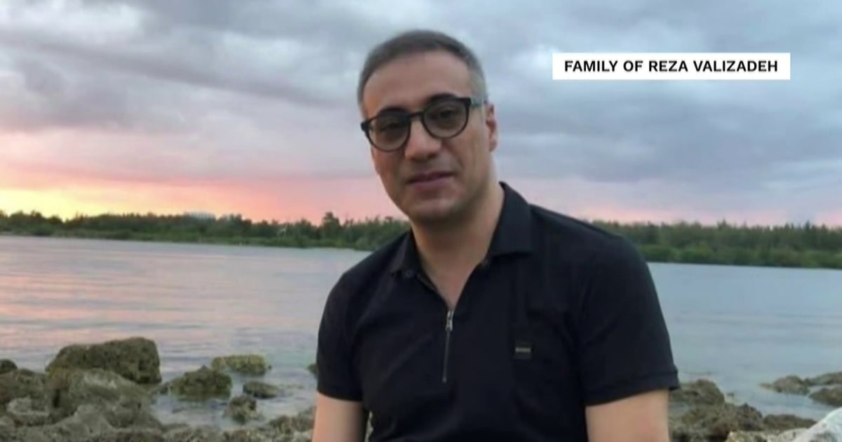Detained Iranian-American journalist makes plea for release from Tehran prison
