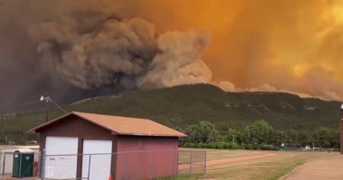 Extreme heat alerts cover 173 million people as western fires burn