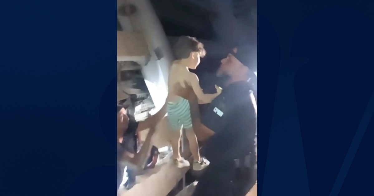 Criança de 4 anos resgatada dos escombros do terremoto na Venezuela 24 horas depois