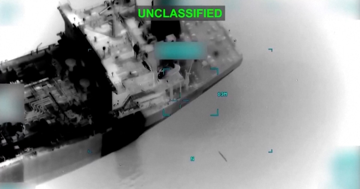Militares dos EUA dizem que proibiram petroleiros no Golfo de Omã Militares dos EUA dizem que proibiram petroleiros no Golfo de Omã