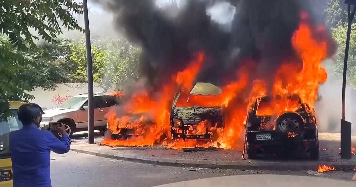 Drones israelenses atacam Sidon, sul do Líbano, carros queimados