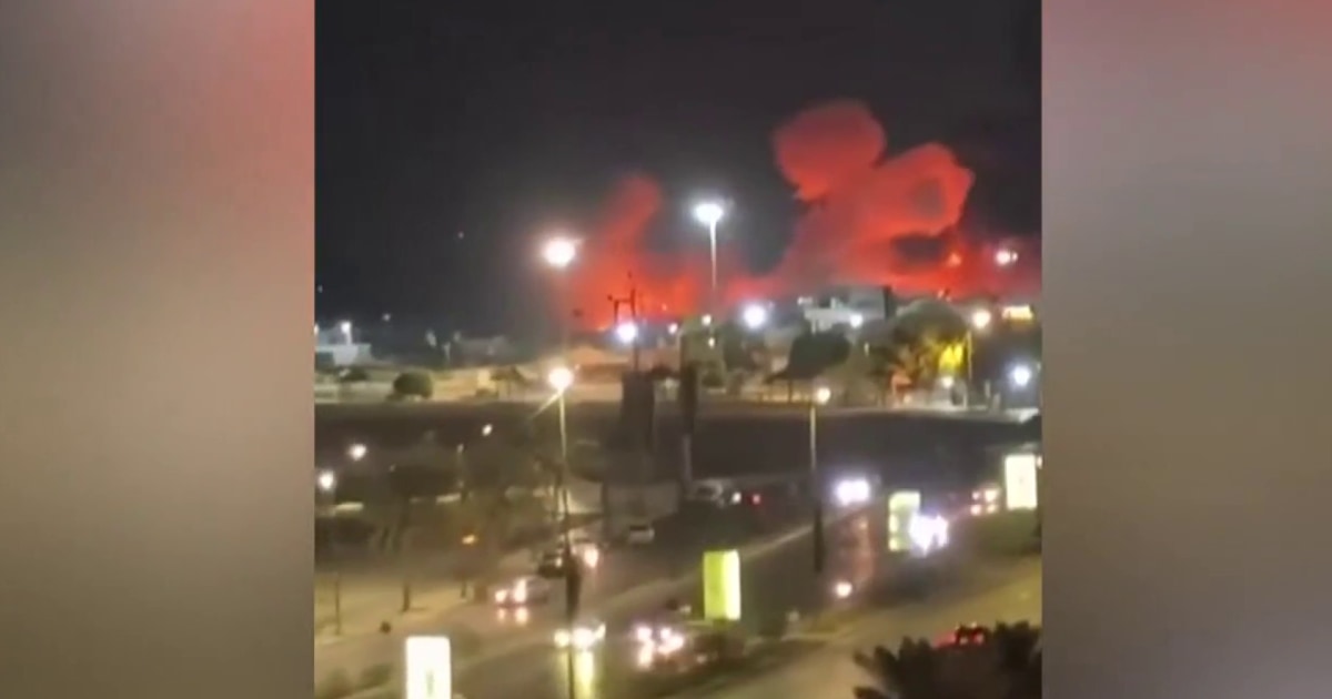 Dense smoke and fire observed in Iran as the U.S. initiates counterattacks.