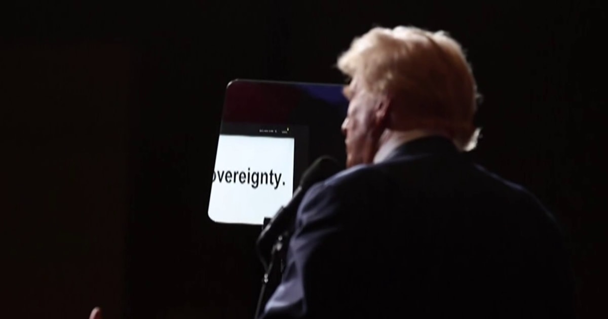 WH teleprompter operator on leave for alleged insider trading on Trump's speeches