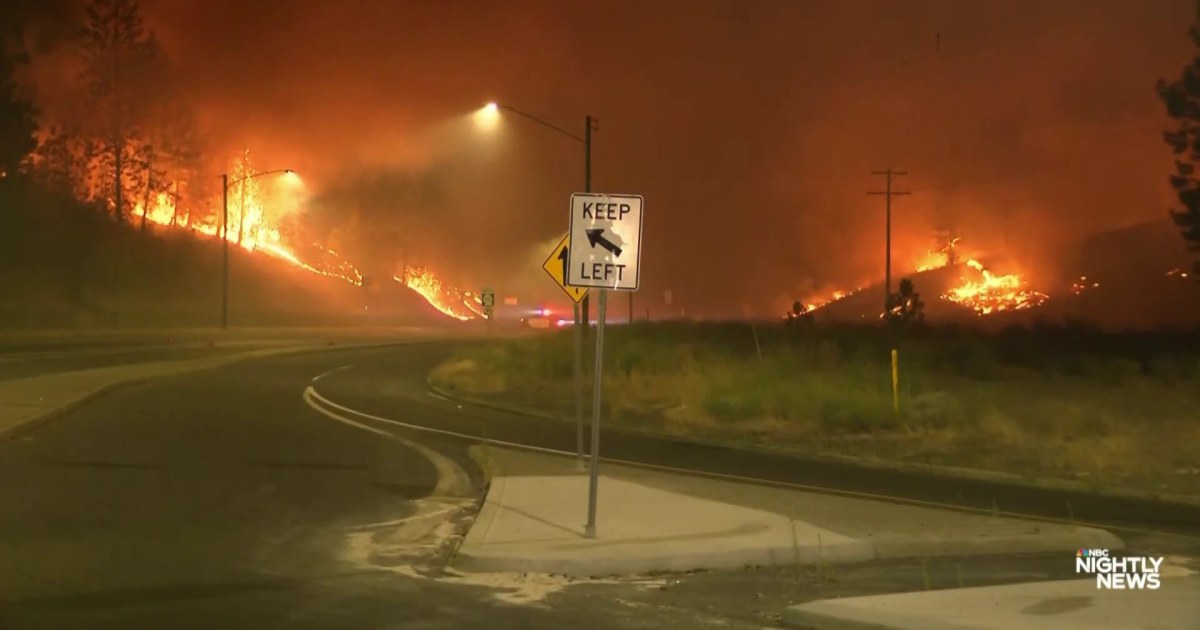 Dangerous wildfires in Washington burn thousands of acres