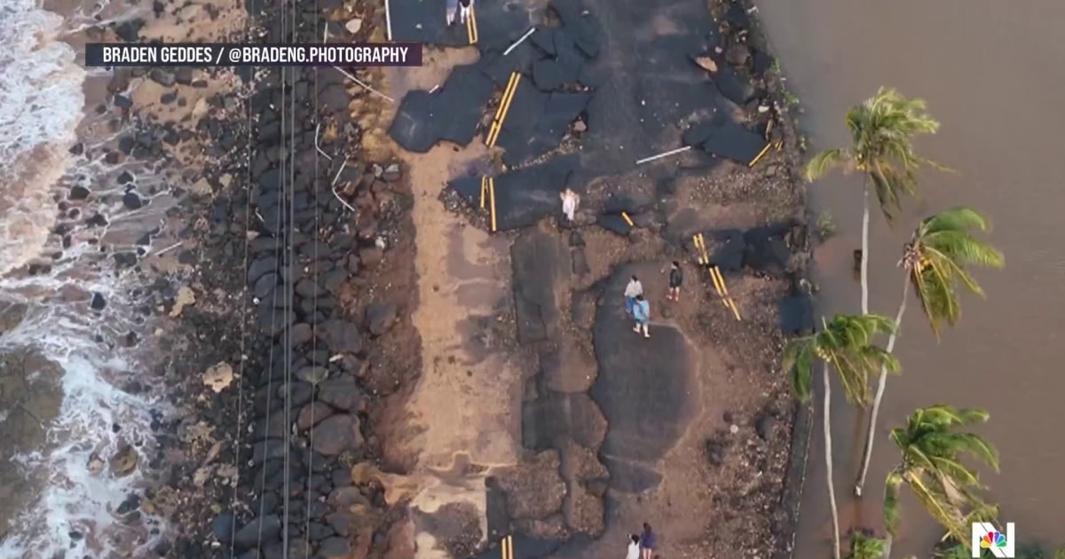 Coverage image for: Hurricane carves path of destruction in Hawaii