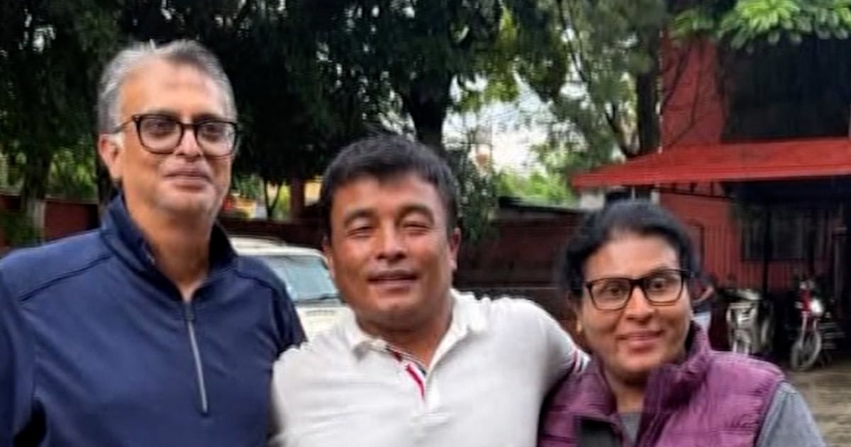 American couple shares experience escaping Nepal's flood