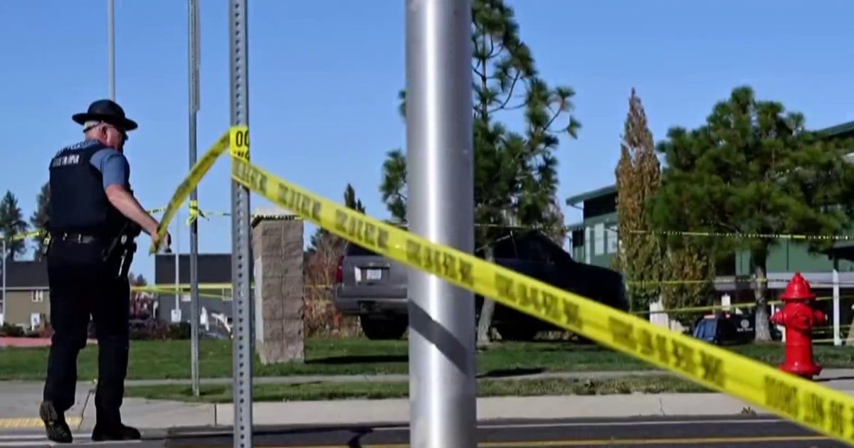 16-year-old Suspect In Bend, Oregon Used Long Gun To Shoot At School's Locked Doors, Police Say - Beritaja 16-year-old Suspect In Bend, Oregon Used Long Gun To Shoot At School's Locked Doors, Police Say - Beritaja
