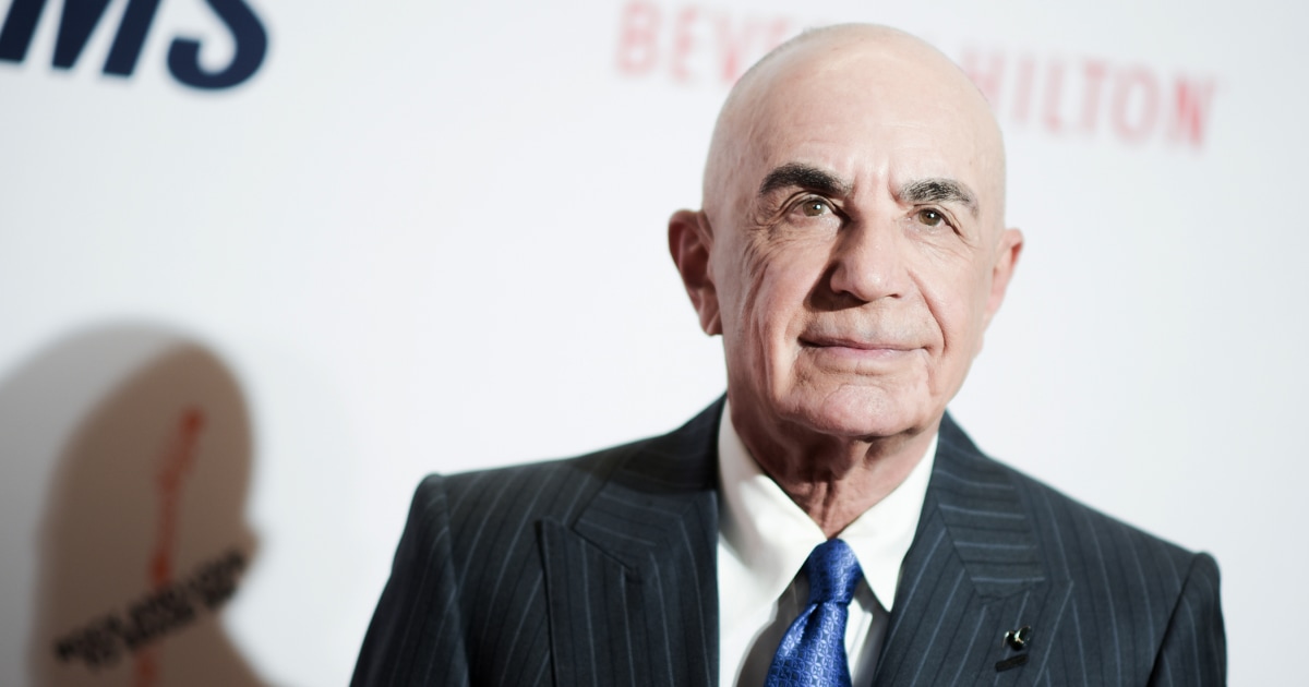 Robert Shapiro Admits Trying On Gloves In O J Simpson Trial