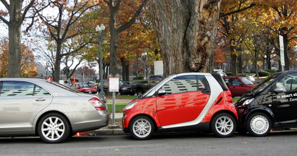 Smart microcar dealerships opening in U.S.