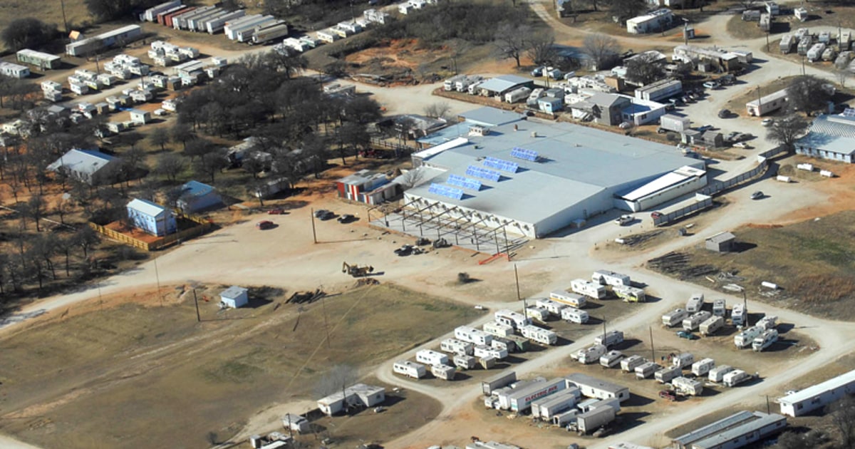 Police investigate darker Texas polygamist sect