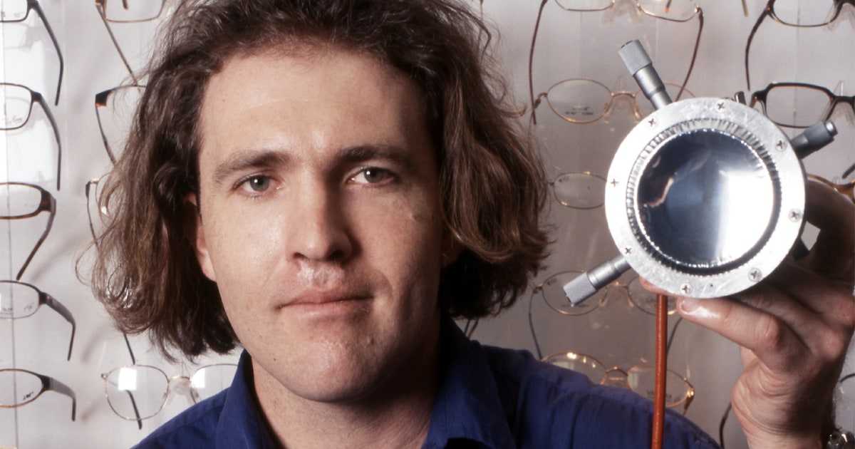 Eyeglassmaker wins prize for inventors